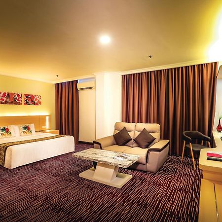 Rhr Hotel Kajang Exterior photo
